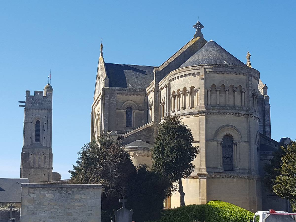 13 EGLISE SAINT QUENTIN LUC CREDIT C.PADIEU