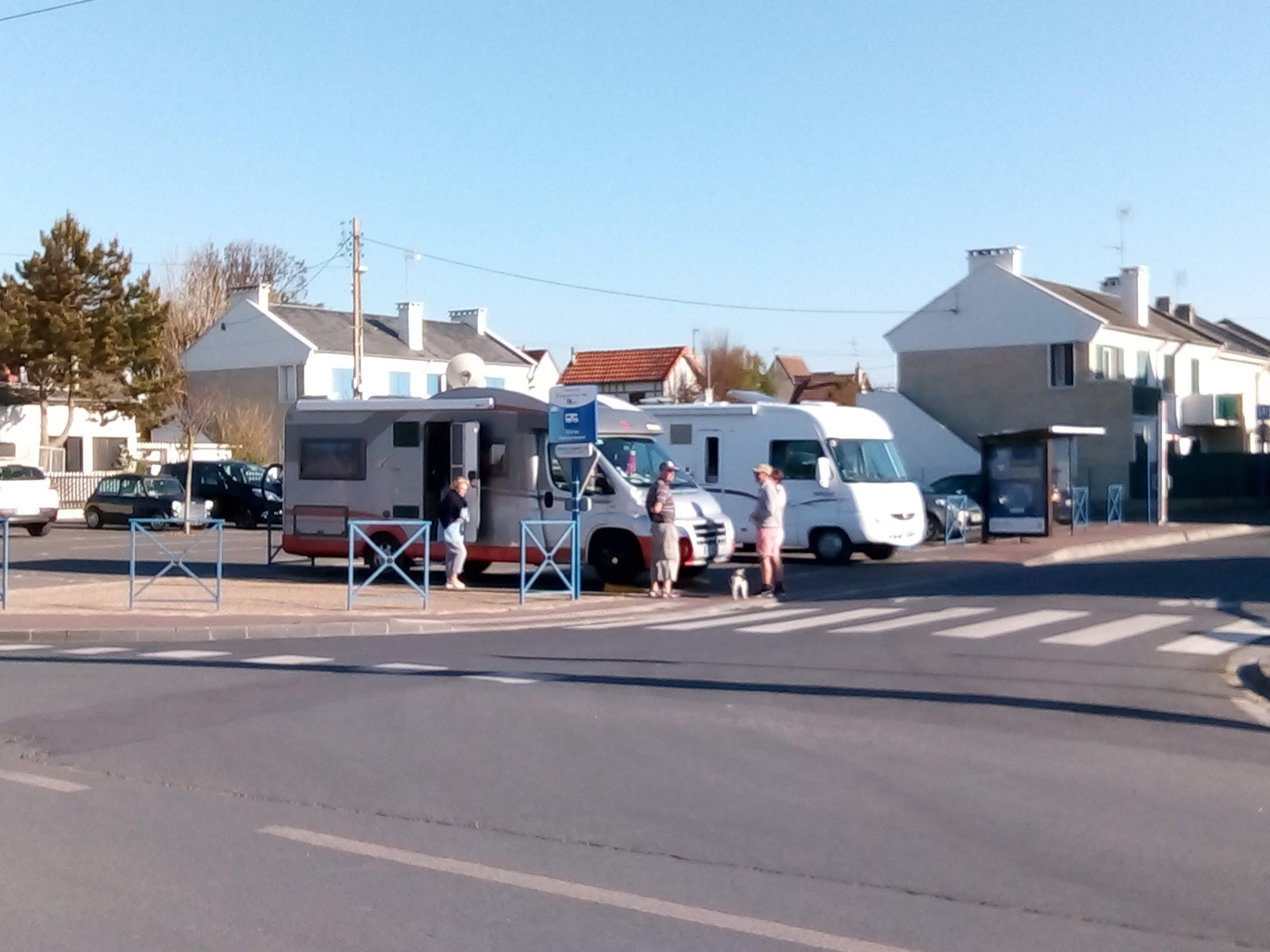 Aire camping car LA rue collonel Harivel