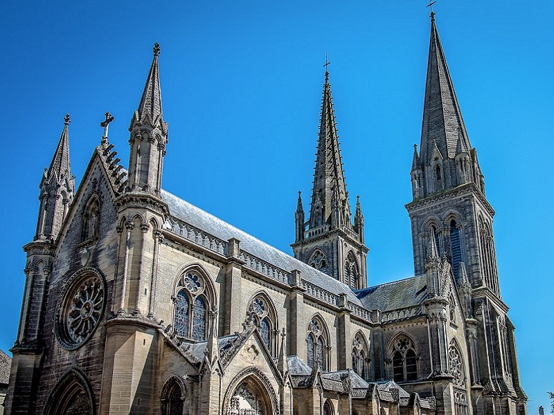 BASILIQUE NOTRE DAME DE LA DELIVRANDE DOUVRES LA DELIVRANDE CREDIT DIDIER BORDAS