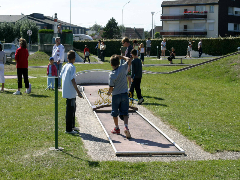 MINI GOLF COURSEULLES 5