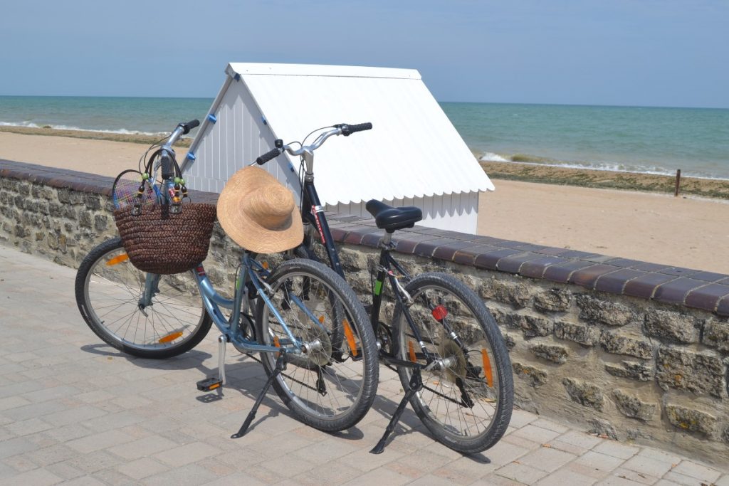 fietstocht dijk strand saint aubin sur mer