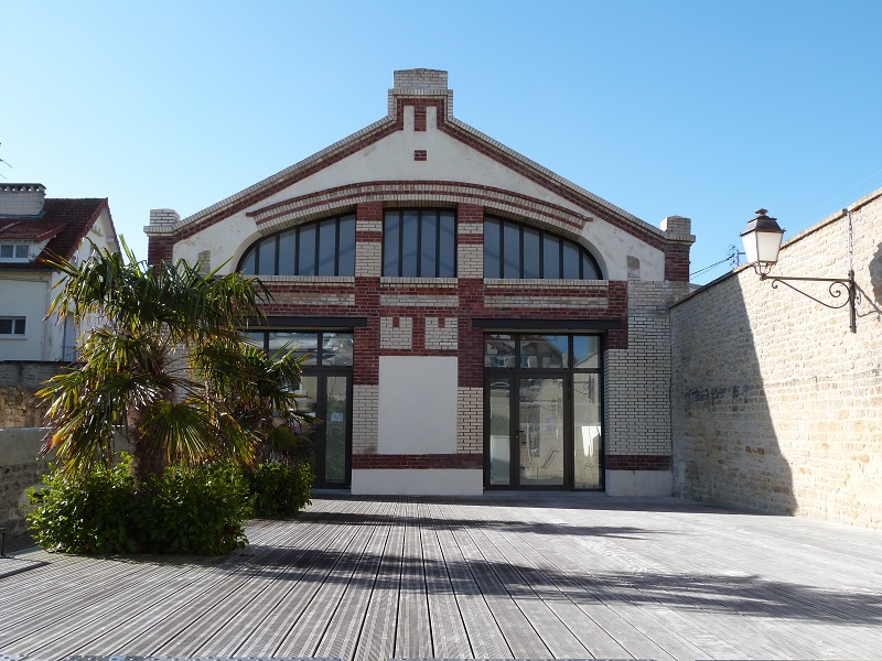 the Saint-Aubin-sur-Mer exhibition hall