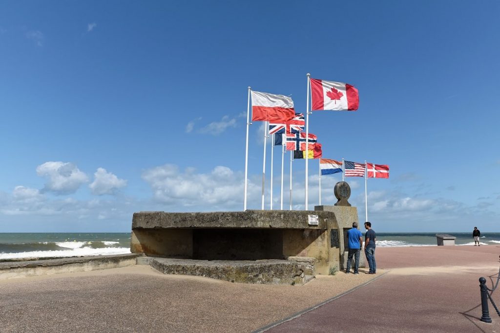 bernieres sur mer vestige du mur de l atlantique