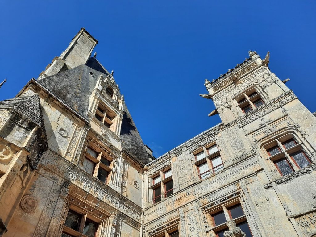 Château de Fontaine-Henry, patrimoine renaissance, visite des intérieurs, de la charpente et des toits du château avec le propriétaire des lieux, le marquis, calvados, normandie