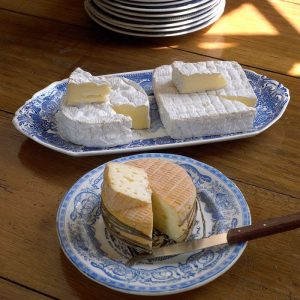 les fromages normands camembert, pont l'évêque, livarot, gastronomie normande, calvados
