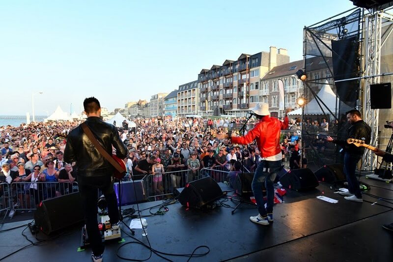 tribute fest festival de revival rock groupes hommage scène plein air face à la mer luc sur mer calvados normandie