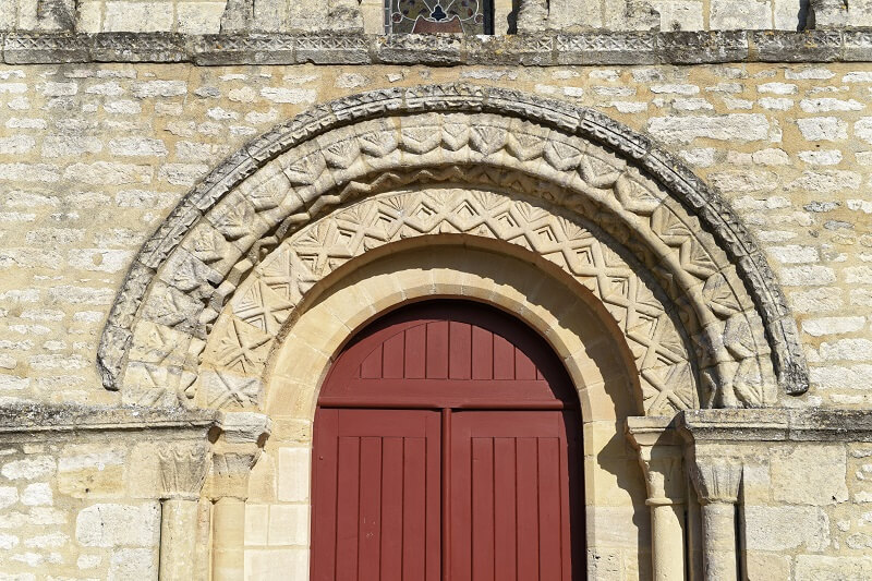 cresserons eglise porche