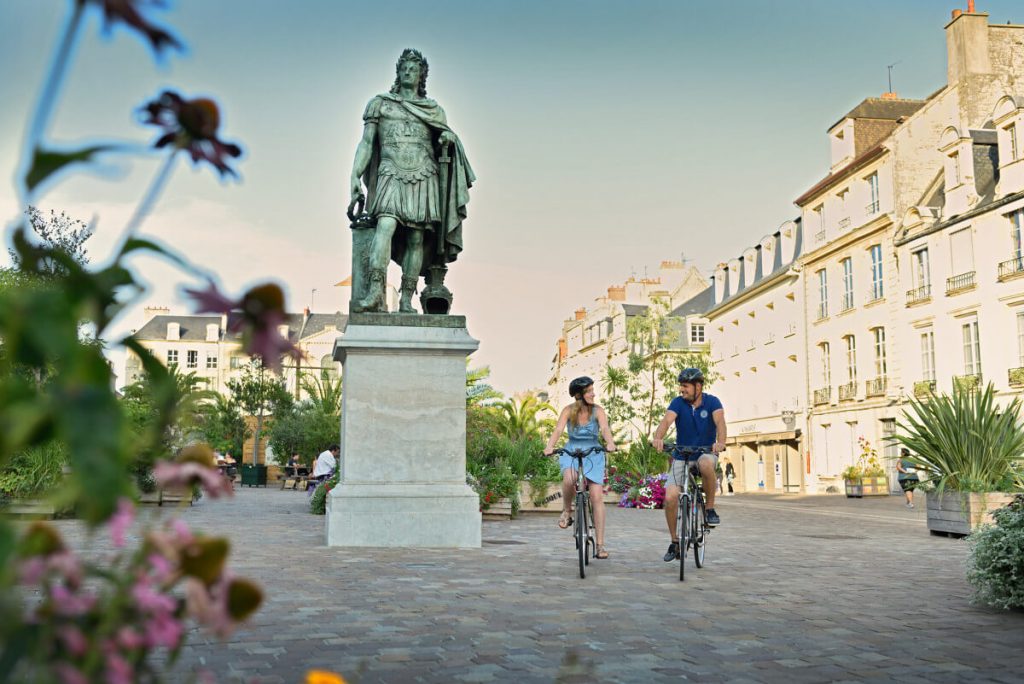 la place Saint Sauveur Caen velo francette