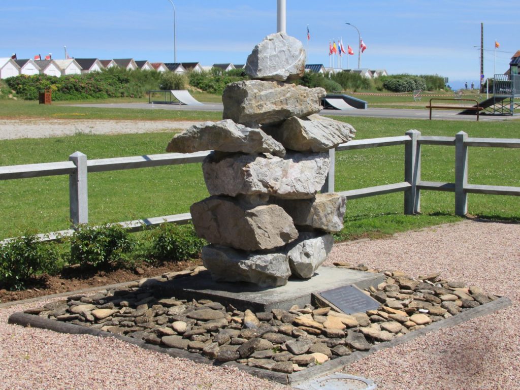 inukshuk monument canadien bernieres