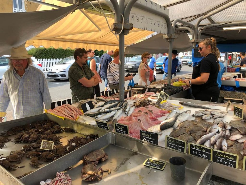 marche aux poissons courseulles sur mer quai des allies credit pierre lequesne 7