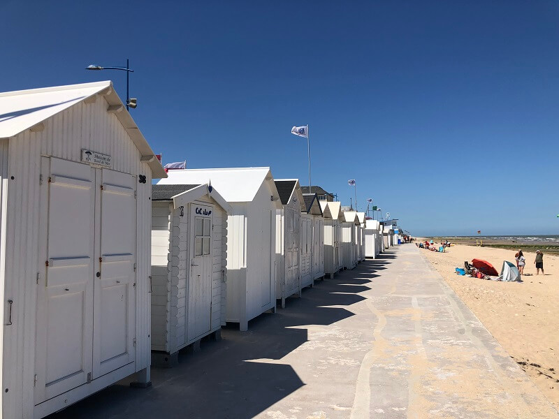 cabines blanches plage langrune sur mer credit mathilde lelandais 1