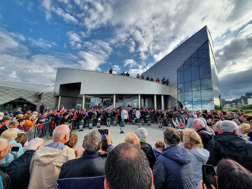 ceremonies centre juno beach a courseulles sur mer severine freres severine freres 23628 1600px