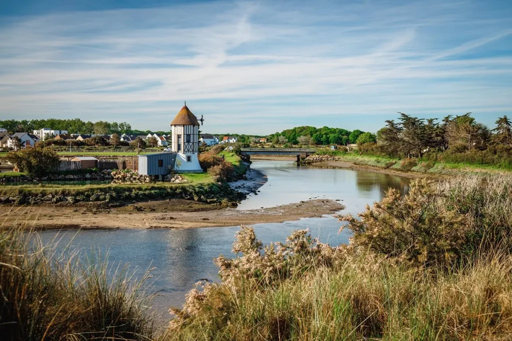 moulin a vent de courseulles a l embouchure de la seulles valentin pacaut the explorers the explorers valentin pacaut