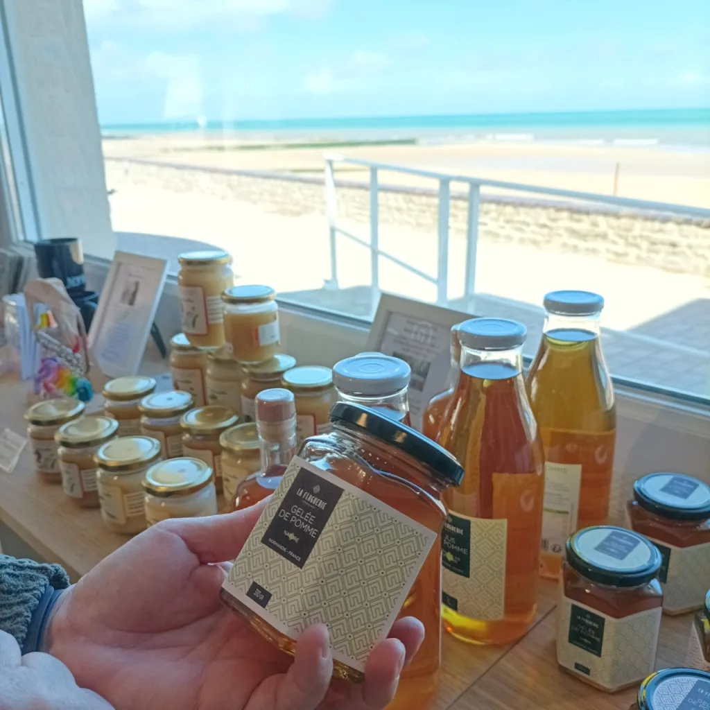 conseil en sejour accueil office de tourisme saint aubin sur mer boutique credit claire salmeron tendron 5 1