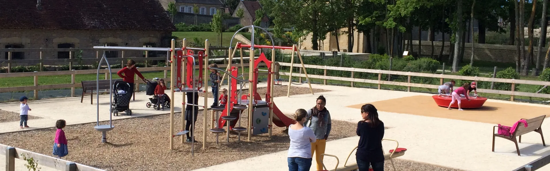 aire de jeux enfants la baronnie douvres la delivrande credit mathilde lelandais