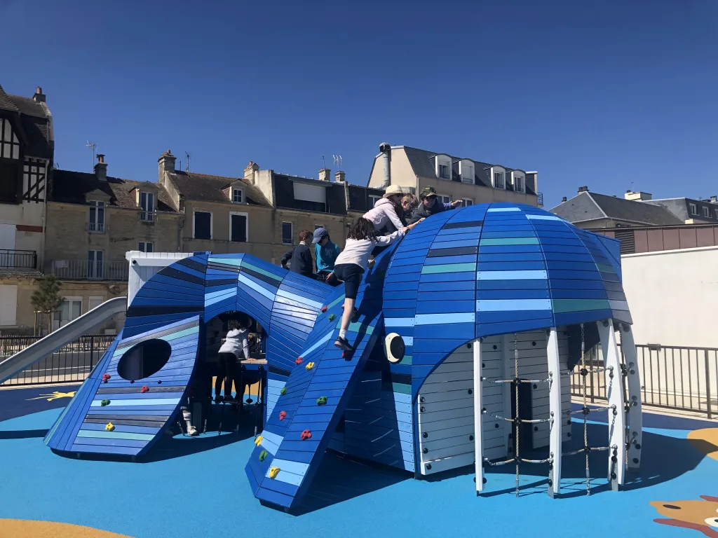 aire de jeu baleine luc sur mer enfants credit mathilde lelandais