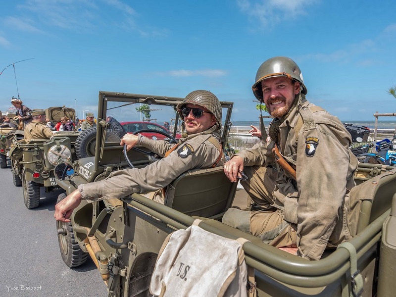 d-day festival normandy défilé de véhicules militaires plages du débarquement normandie. crédit Yvon Bosquet