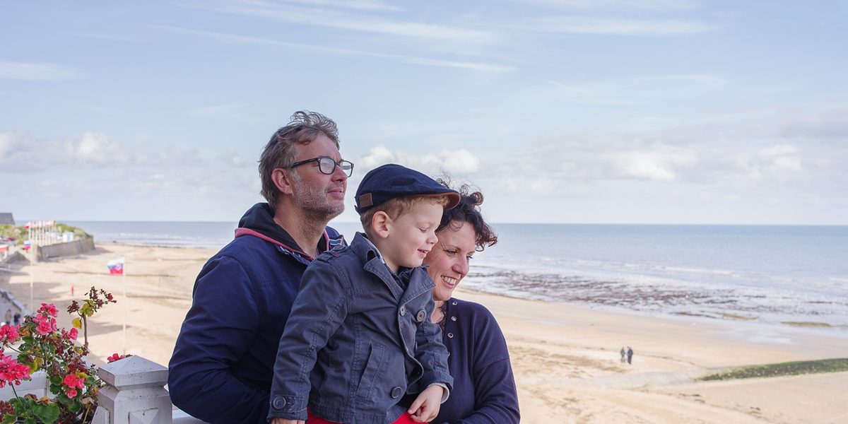 family with child vacation Normandy photo Didier Bordas