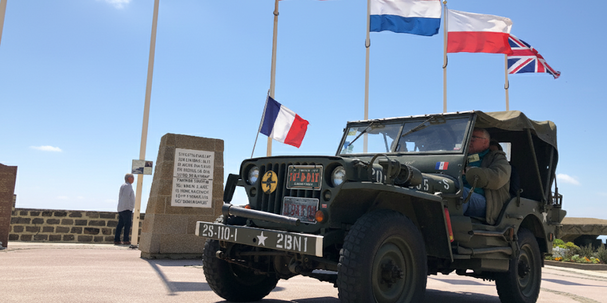 balade en jeep de la seconde guerre mondiale sur les plages du debarquement