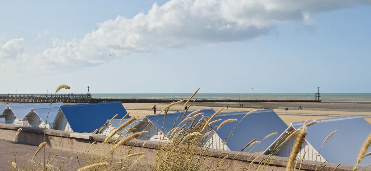 cabines de plage et jetée de Courseulles-sur-Mer