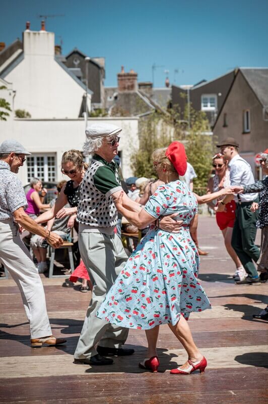 danseurs dans le cadre du D-day Festival Normandy. Photo de Thomas Le Floc'h