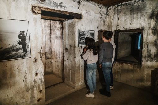 visite des bunkers du parc juno, Courseulles-sur-Mer. photo : Coraline et Léo